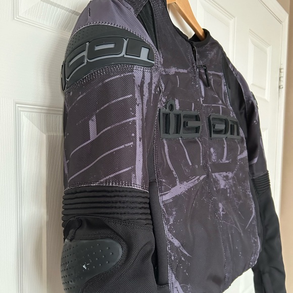 Women’s Icon Overlord Motorcycle Jacket - Picture 3 of 14